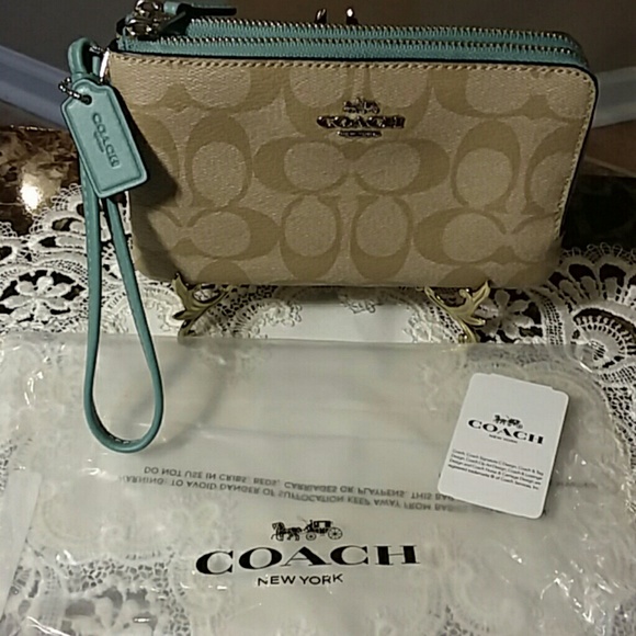 Coach Handbags - Coach Double Corner Zip Wristlet